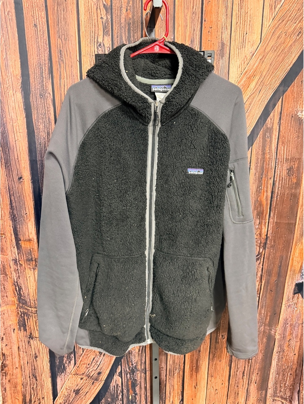 Patagonia Men's XL Black and Gray Fleece Hoodie Jacket